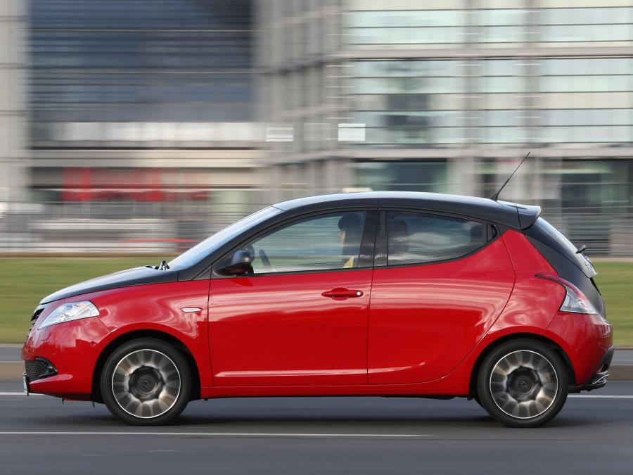  Lancia Ypsilon S by MomoDesign 2013 года  (фото 32 из 37)